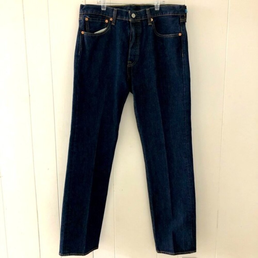 Levi’s straight leg button fly jeans size W33 L32